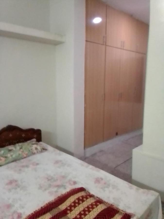 Newly Renovated Guesthouse อิสลามาบัด ภายนอก รูปภาพ