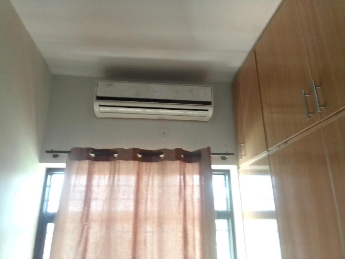Newly Renovated Guesthouse อิสลามาบัด ภายนอก รูปภาพ